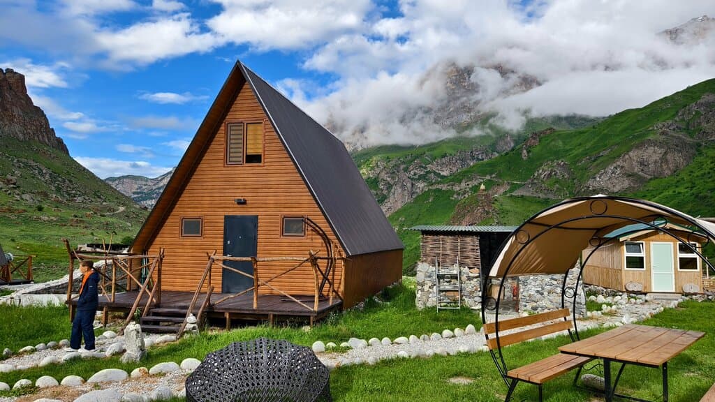 Глэмпинг «Безенги» (Glamping Bezengi)